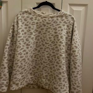 Supper cute and comfy!!! It’s thick but not too thick making you look boxy.